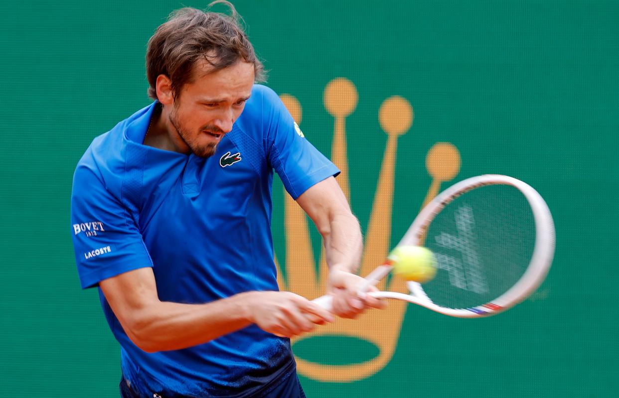 德国网球队完胜西班牙网球队,梅德韦杰夫绝境逆转的简单介绍 德国网球队完胜西班牙网球队,梅德韦杰夫绝境逆转的简单介绍