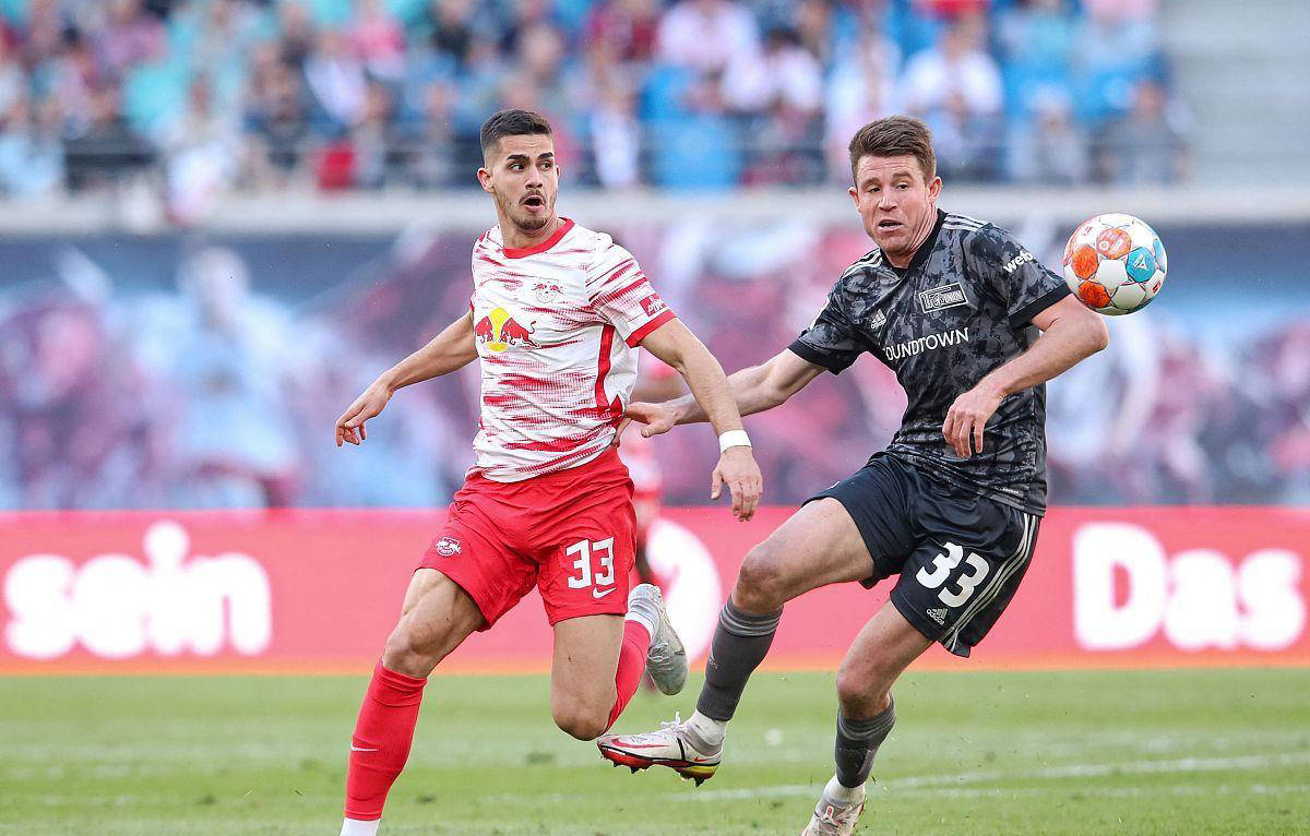 莱比锡红牛横扫瑞典,莱万关键制胜的简单介绍 莱比锡红牛横扫瑞典,莱万关键制胜的简单介绍