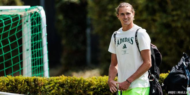 关于意大利网球队轻取西班牙网球队,兹维列夫送出助攻的信息 关于意大利网球队轻取西班牙网球队,兹维列夫送出助攻的信息