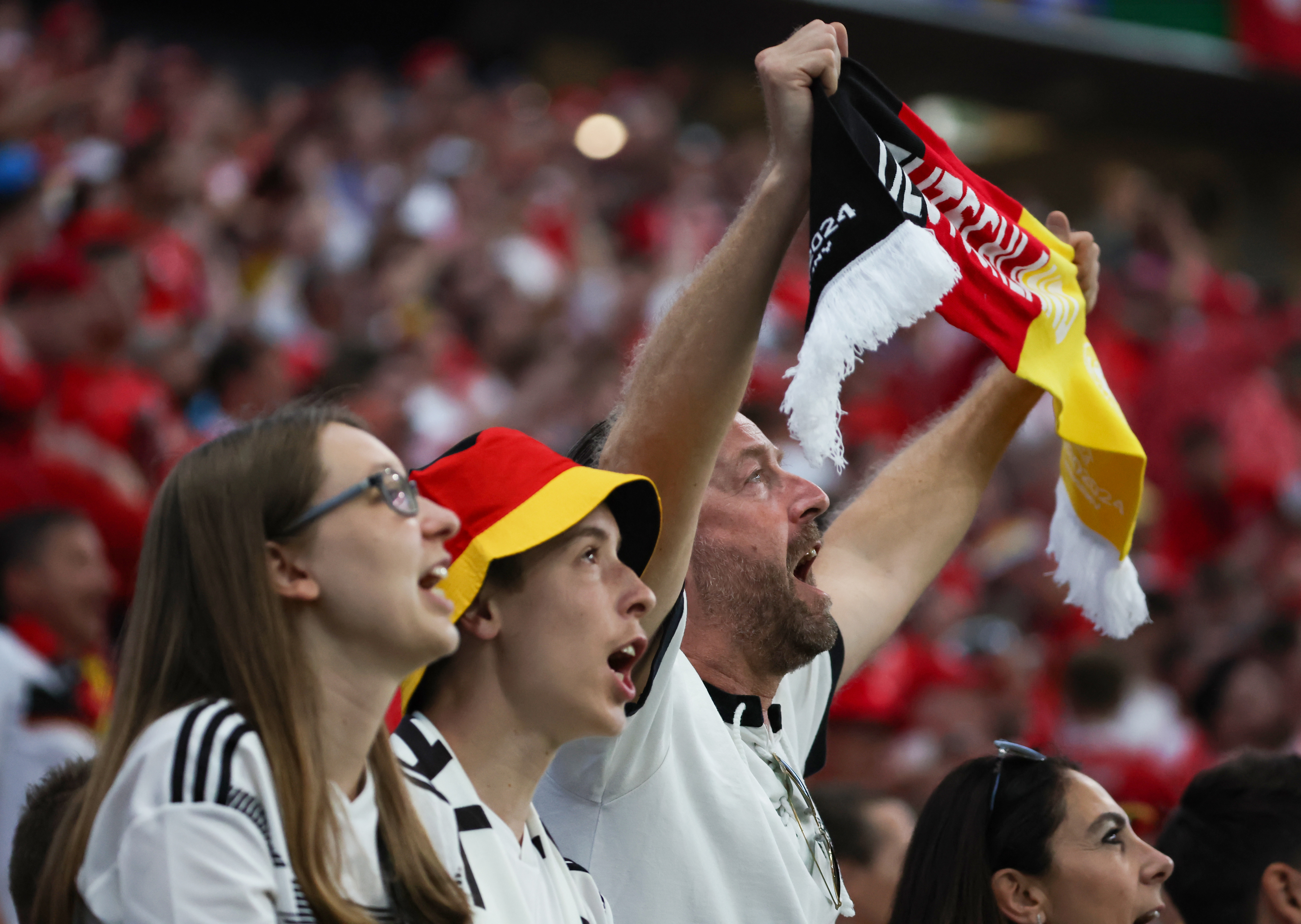 关于美妙足球节奏,赛场上的对决演绎激情的信息 关于美妙足球节奏,赛场上的对决演绎激情的信息