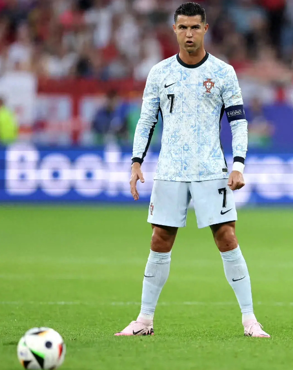 关于捷克国家队绝杀获胜，锁定小组第一出线资格的信息