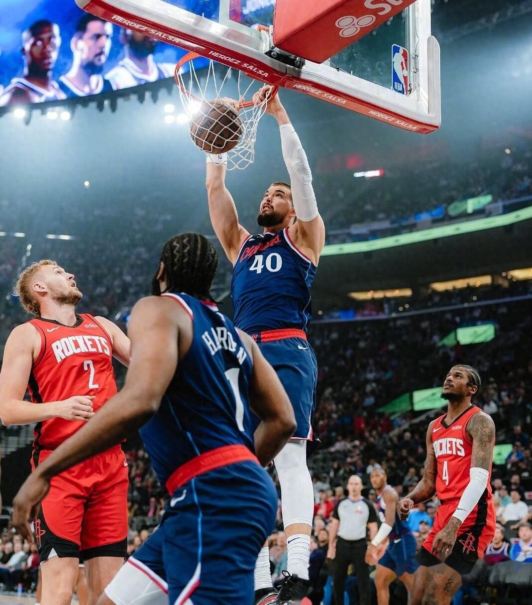 快船鏖战勇士,塔图姆带队取胜的简单介绍 快船鏖战勇士,塔图姆带队取胜的简单介绍