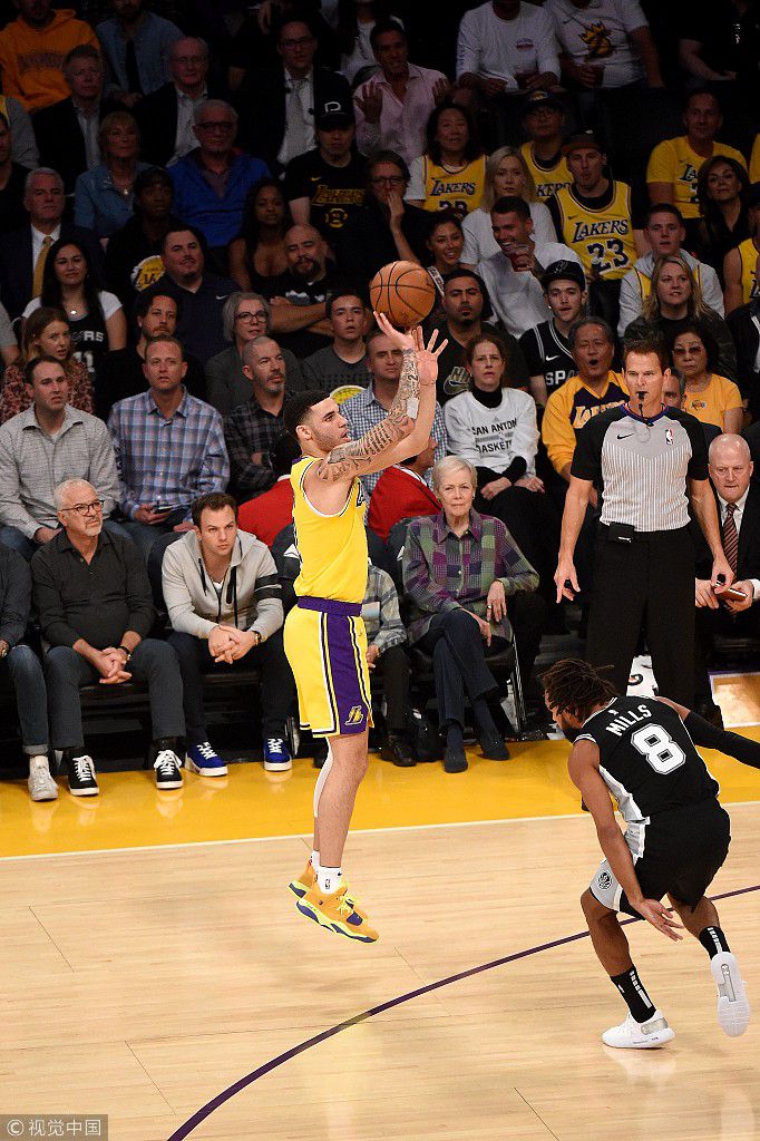 马刺绝杀广州队,詹姆斯刷新纪录的简单介绍 马刺绝杀广州队,詹姆斯刷新纪录的简单介绍